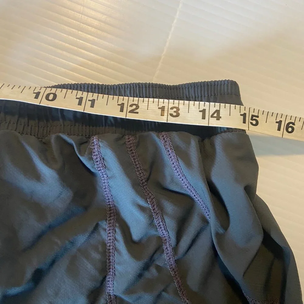 Athleta Record‎ Time Microfiber Athletic Shorts  Gray Women's Size M Dark Gray